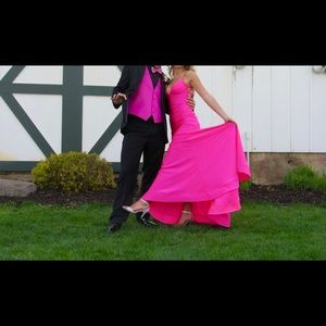 Gorgeous bright fuchsia Sherri Hill prom dress